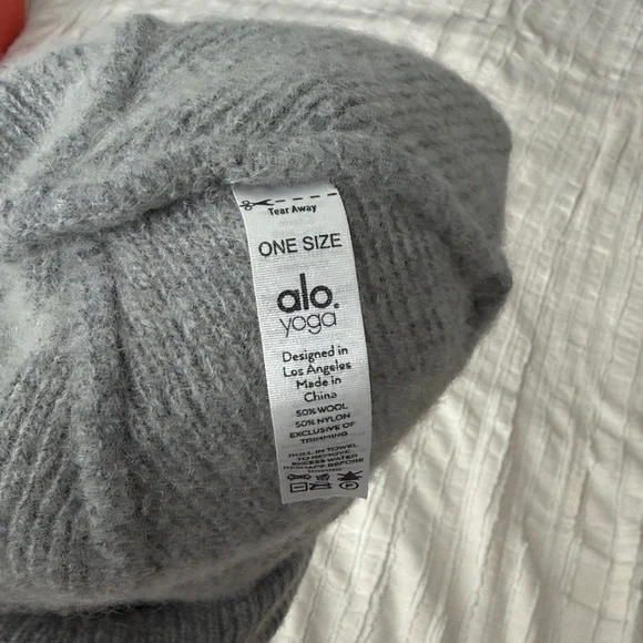 ALO Yoga Soft Gray Knit beanie - Picture 2 of 4